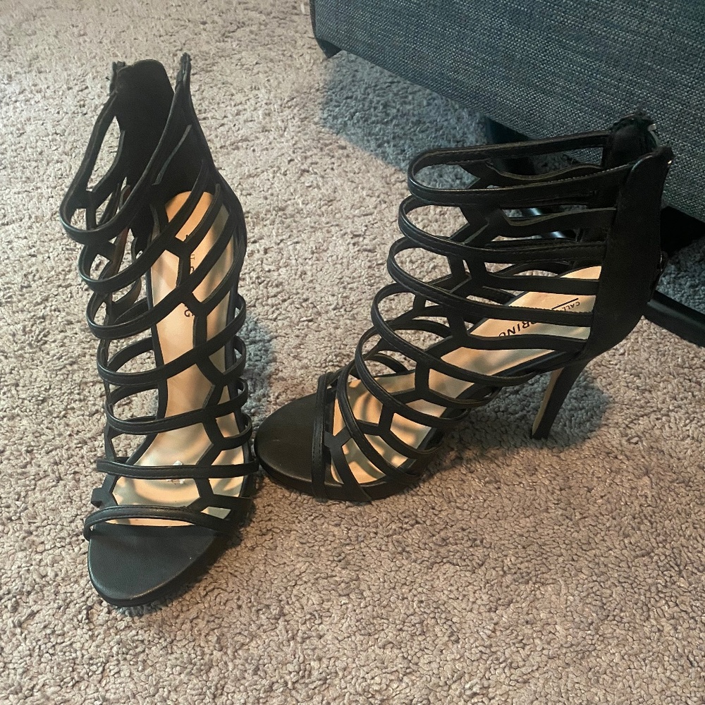 Strapy Black heel